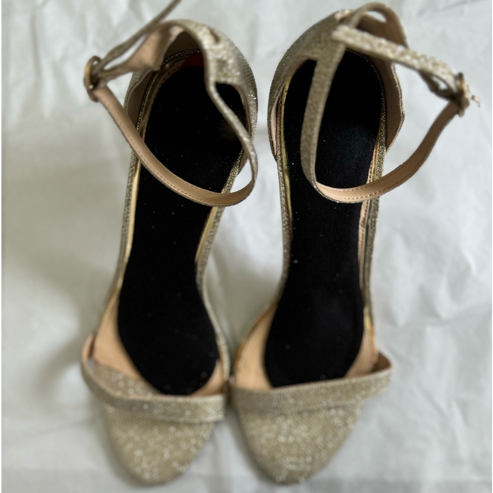 Never Worn Jessica Simpson Light Gold Ankle Strap Sandal